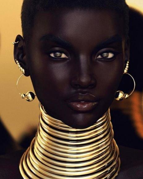 Onun insan, yaxud gəlincik olduğunu ayırd etmək çətindir -  FOTOLAR